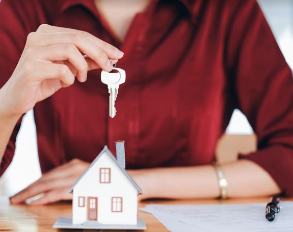 El impacto de la mujer en el mundo inmobiliario: Invierten, son broker y dominan el sector del corretaje