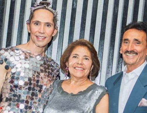 “Por todo lo que has hecho”: Di Mondo envió mensaje a su mamá y compartió emotivas fotos junto a sus padres