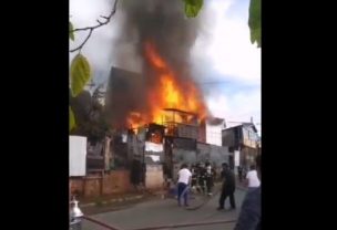 Violento incendio consumió al menos tres casas en cerros de Viña del Mar