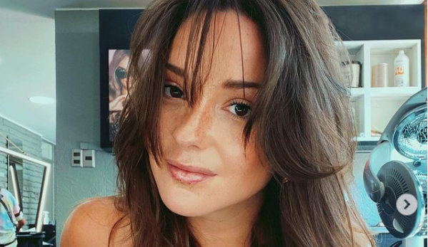 “Mostrando la guatita”: Kel Calderón despertó dudas con destapadas fotos y fue defendida por seguidores