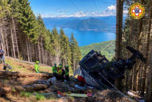 Teleférico se cae en Italia y deja 14 muertos y un niño herido grave