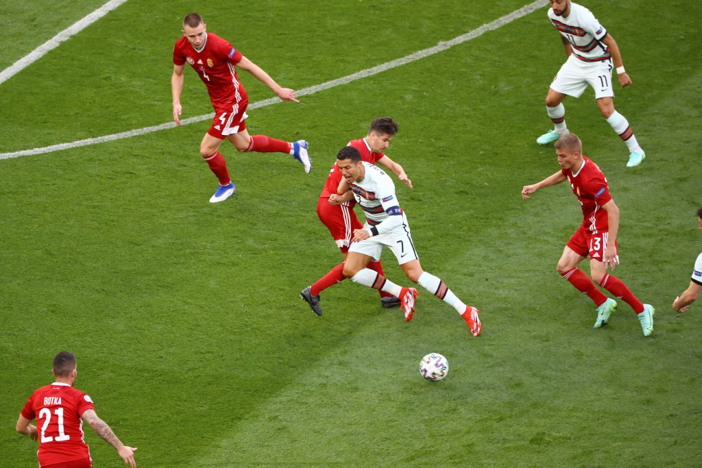 Eurocopa: el campeón Portugal debutó con victoria y CR7 batió registro de Platini