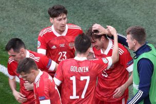 Rusia terminó con una mala racha y sigue con vida en la Eurocopa