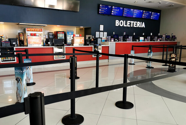 Distribuidoras de cine piden la apertura de las salas: “En Chile solamente se sufre de una ausencia de política con el rubro”