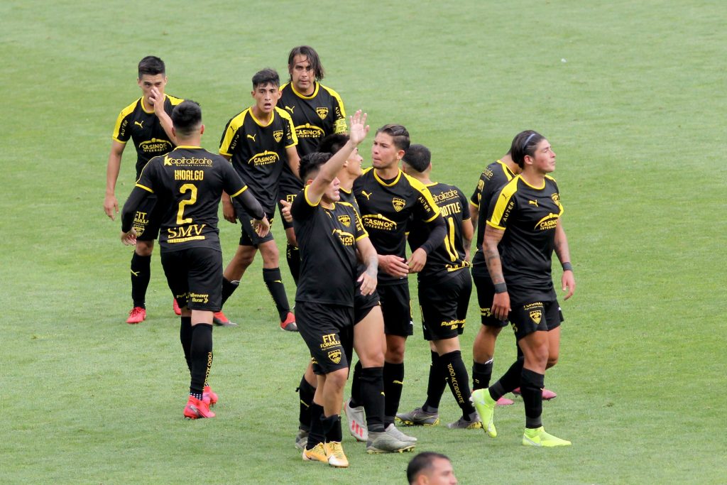 Presidente de Fernández Vial por ascenso a la Primera B: “Es una sensación maravillosa”
