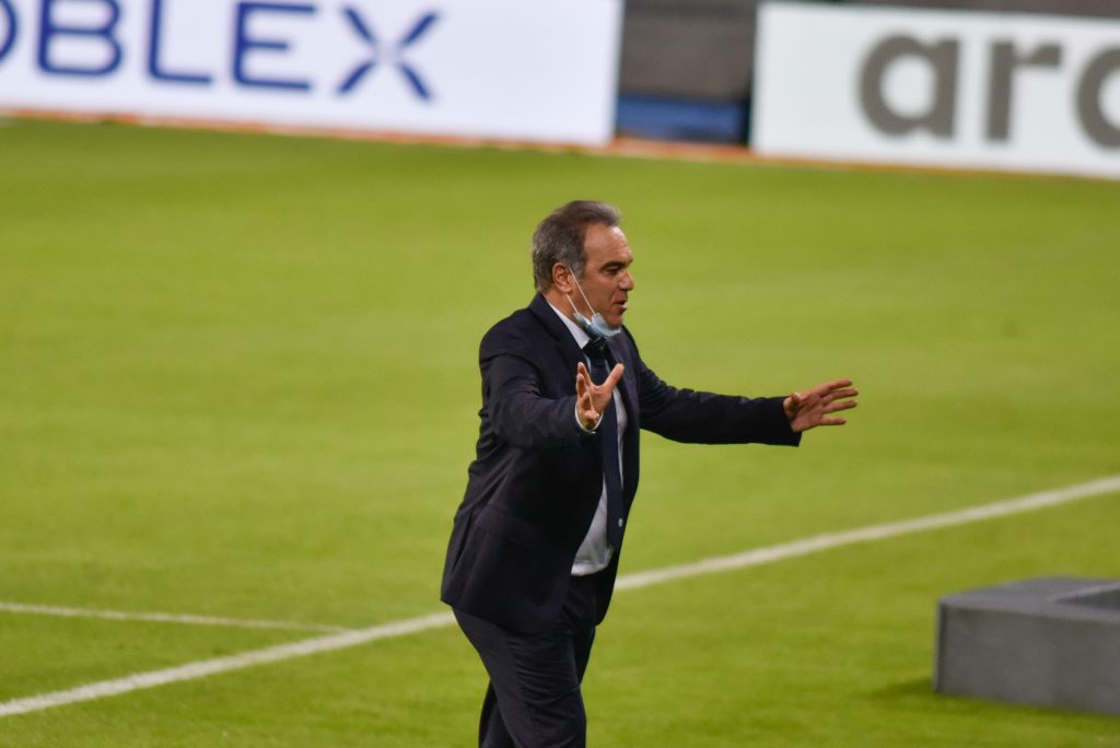 “Hasta hoy…”: Lasarte se refirió a la opción de incluir a Arturo Vidal ante Bolivia