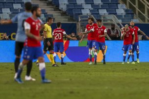 Dos chilenos figuran en la oncena ideal de la primera ronda de la Copa América