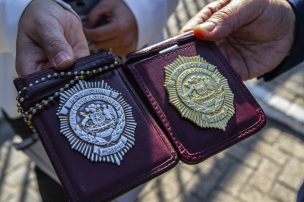 Asistentes policiales de la PDI cuentan con nueva placa de servicio: 