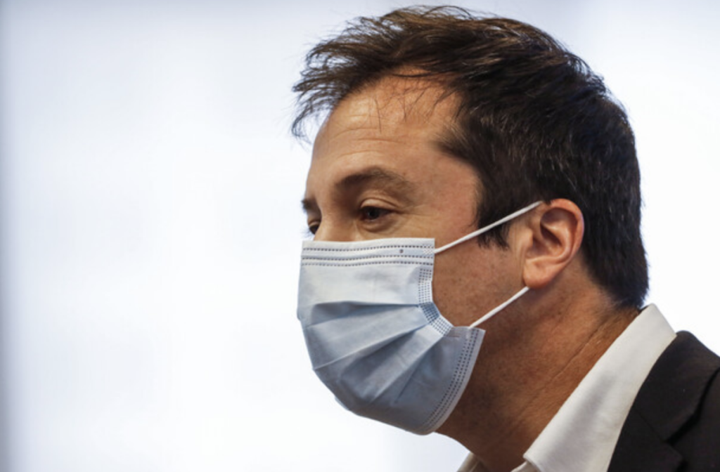 Ministro de Economía detalla impacto de los retrocesos del plan Paso a Paso en la industria gastronómica y refuerza llamado a cumplir medidas sanitarias