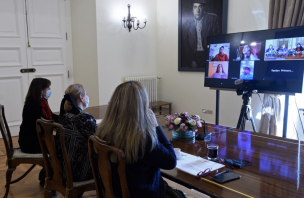 Cecilia Morel participa de balance de programa de nivelación de estudios para mujeres