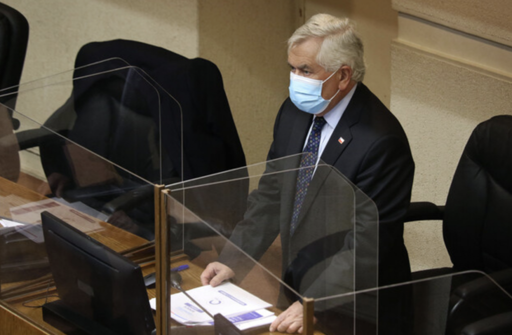 Ministro Paris advierte sobre la variante Delta: “Tiene un aumento importante en reinfección”