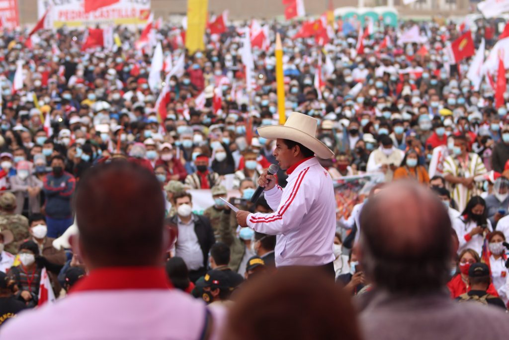 Pedro Castillo asumirá la presidencia de Perú este miércoles