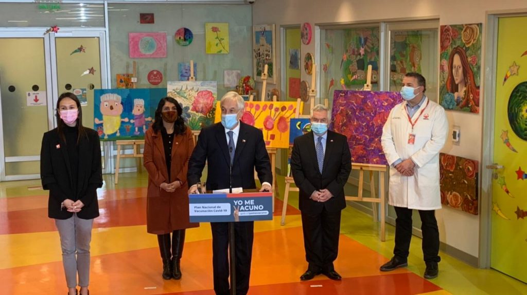 Presidente Piñera dice que “pronto” se decidirá la necesidad de aplicar una tercera dosis de vacuna contra el Covid-19