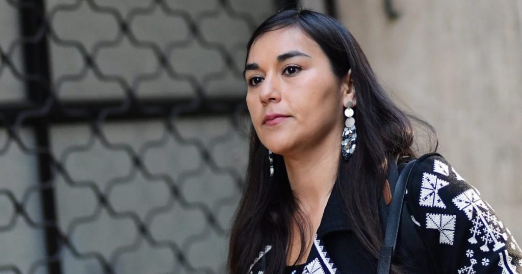 Izkia Siches reveló que intentaron estafarla vía WhatsApp: compartió captura en las redes sociales