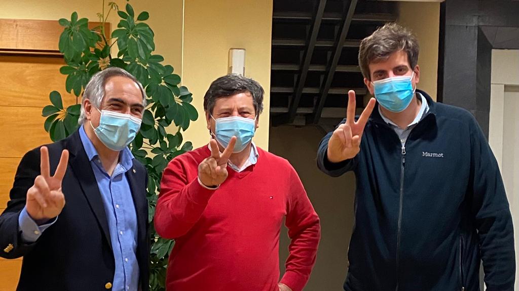 Senador Castro llama a que Desbordes se baje de la carrera presidencial en apoyo a Sichel: ” Necesitamos un candidato de verdad”