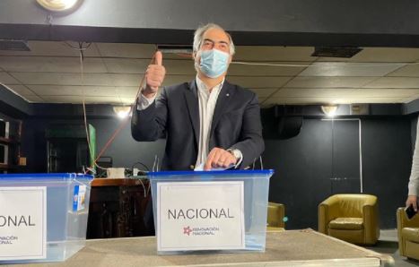 “Trabajaremos con todos”: Chahuán se declara vencedor y gana a Desbordes en elecciones internas de Renovación Nacional
