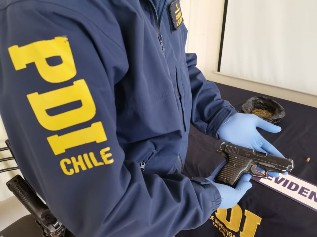 PDI detiene a dos personas por microtráfico y porte ilegal de armas en Los Andes
