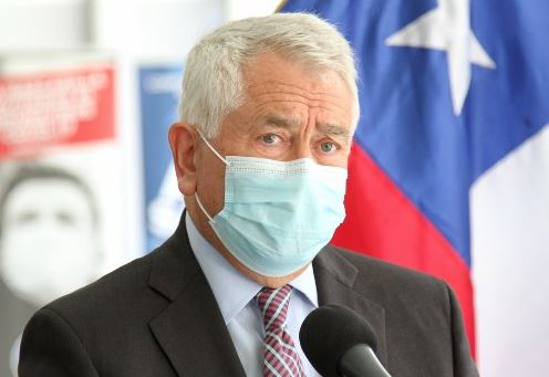 Ministro Paris advierte que quienes no “cumplan las nomas sanitarias perderían el Pase de Movilidad”