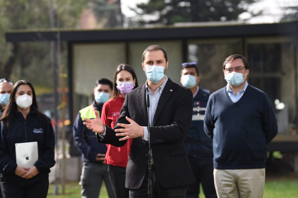 Ministro Bellolio descarta una “fiesta” de cumpleaños en el Minsal: “Cuando una persona dice que el aforo en el Ministerio de Salud es de cinco significa que no entendió nada”