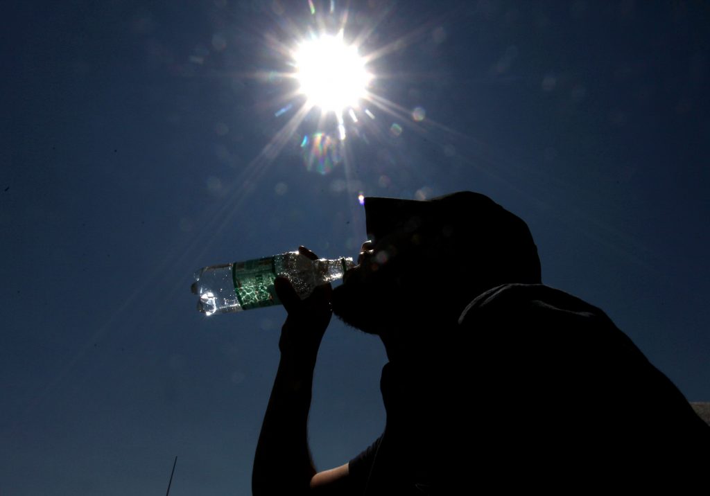 Emiten aviso por “altas temperaturas máximas” para cinco regiones del país