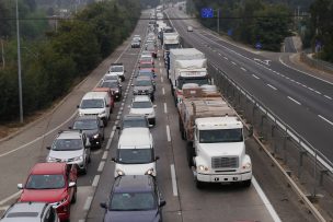 Más de 24 mil vehículos han salido de Santiago en este fin de semana largo