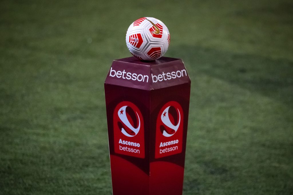 “No puede ser que el fútbol joven no esté trabajando, es una vergüenza”