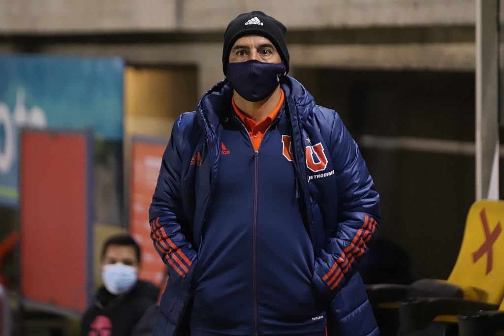 Cristián Caamaño y crisis de la U: “Valencia se juega su futuro en estos cuatro partidos”