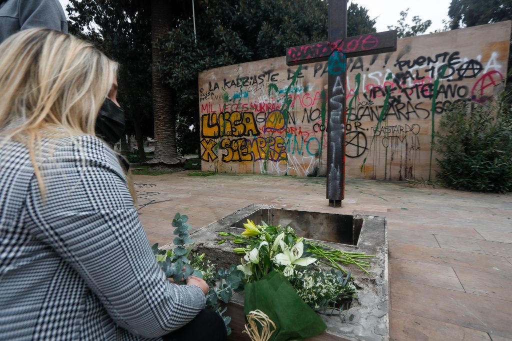 UDI anuncia acciones legales por destrozos y ataque a tumba de Jaime Guzmán