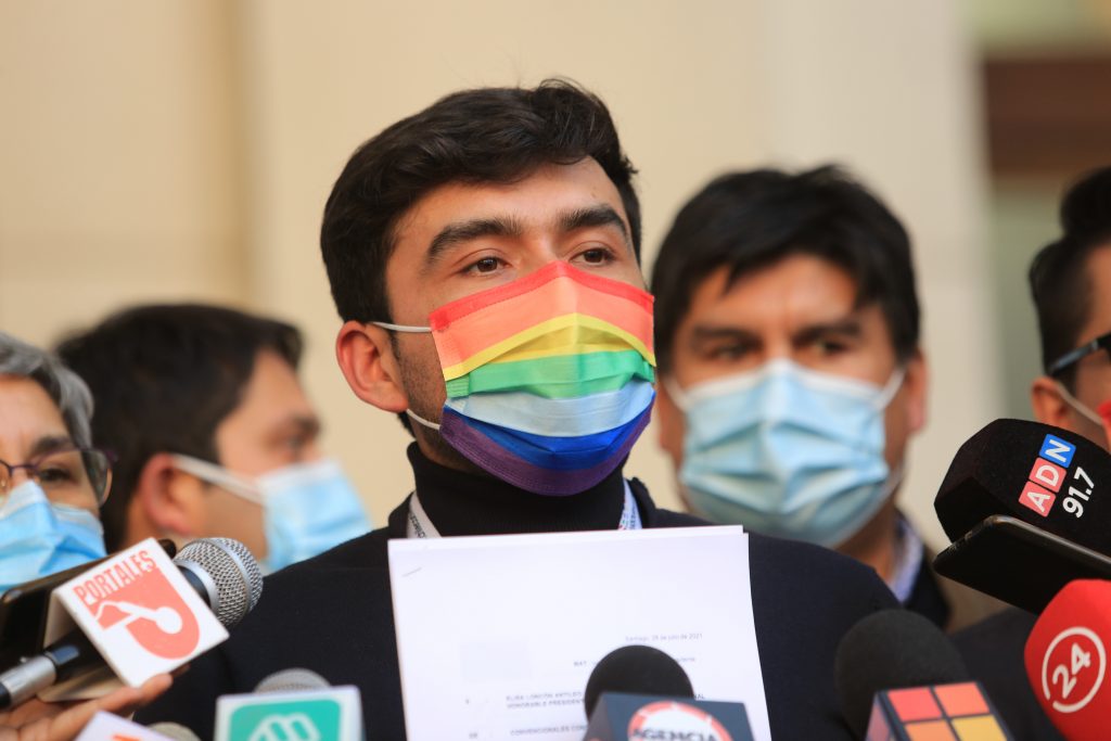 Movilh destacó que dirigentes LGBTQ+ asumieran vicepresidencias en la CC