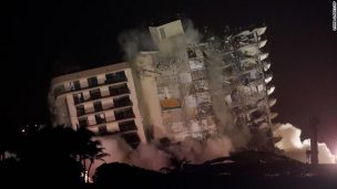 Demuelen resto del edificio de Miami que se derrumbó