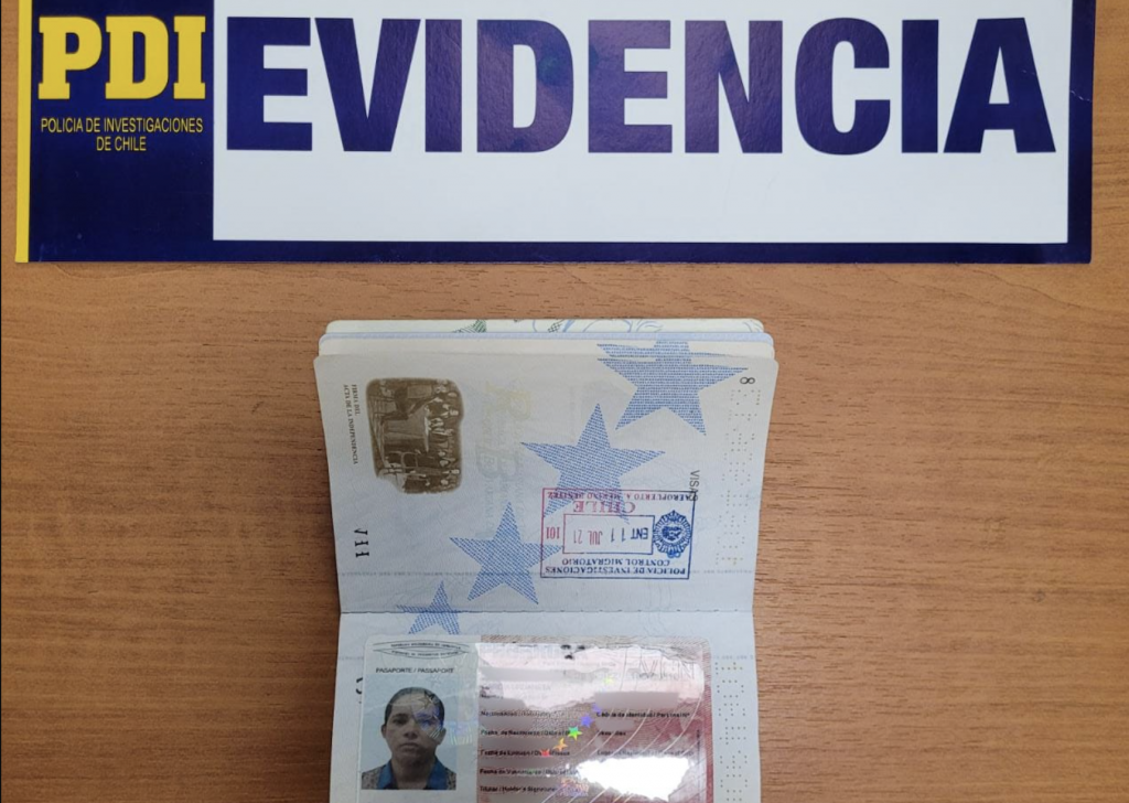 Once ciudadanos venezolanos han sido detenidos durante el mes por presentar pasaportes adulterados