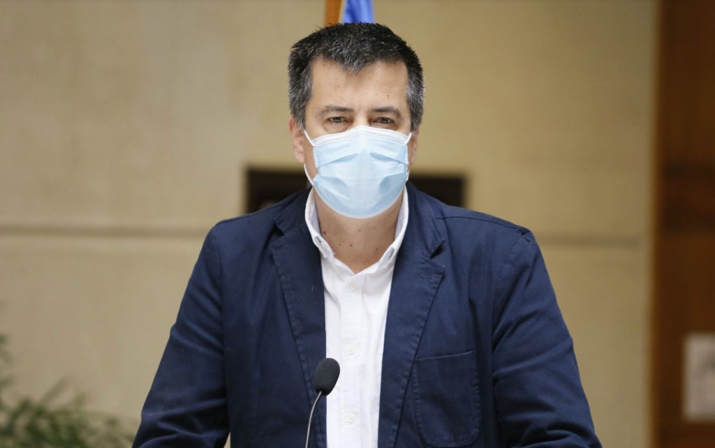 Diputado Celis y derrumbe en el Hospital Van Buren: “Este hospital no da para más”