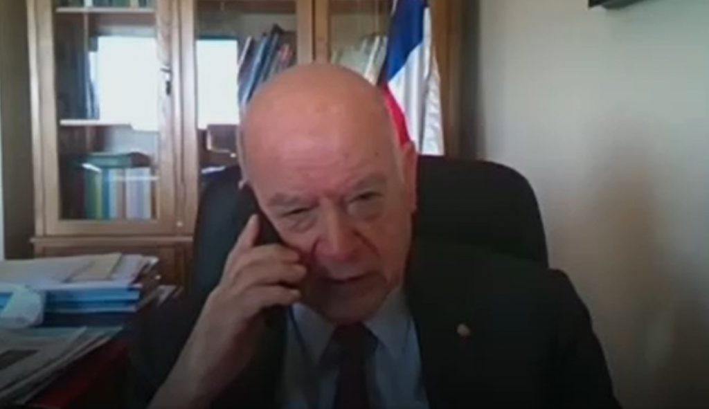 Insulza dejó su micrófono abierto y se le escuchó todo en comisión del Senado:  “Este hue… de Bianchi se mandó un discursazo”