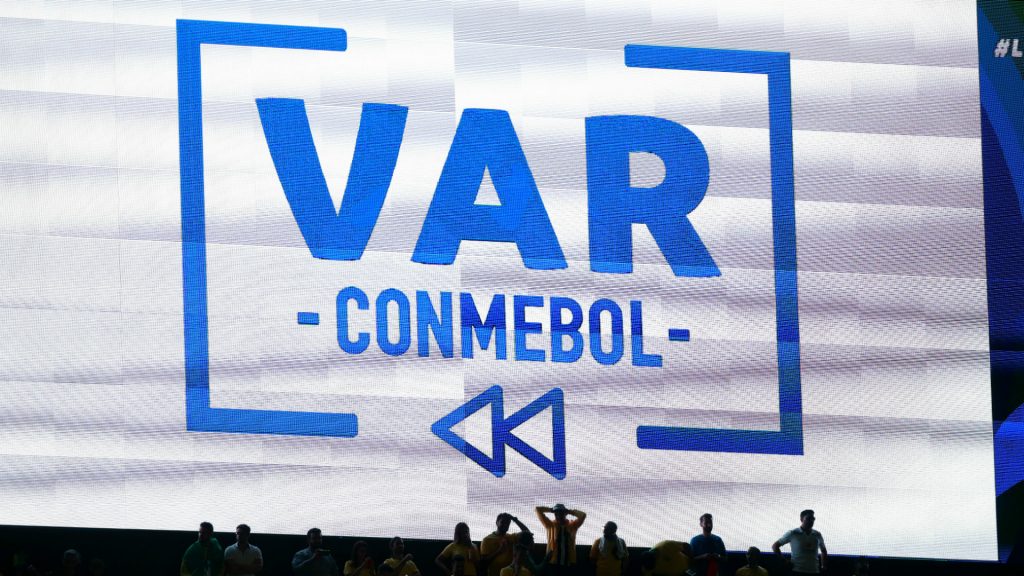 Conmebol reveló el audio del VAR tras el gol anulado a Eduardo Vargas