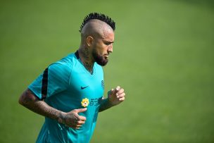 Arturo Vidal vuelve a los entrenamientos sin tener claro su futuro