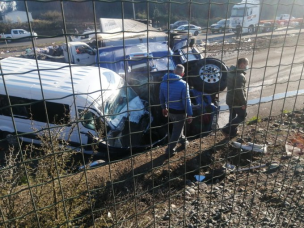 Camión volcó y deja al menos seis lesionados en Ruta 5 Sur