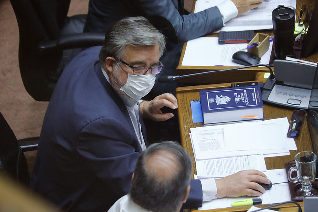 Senador Guillier anuncia apoyo a Yasna Provoste tras dejar el Partido Progresista