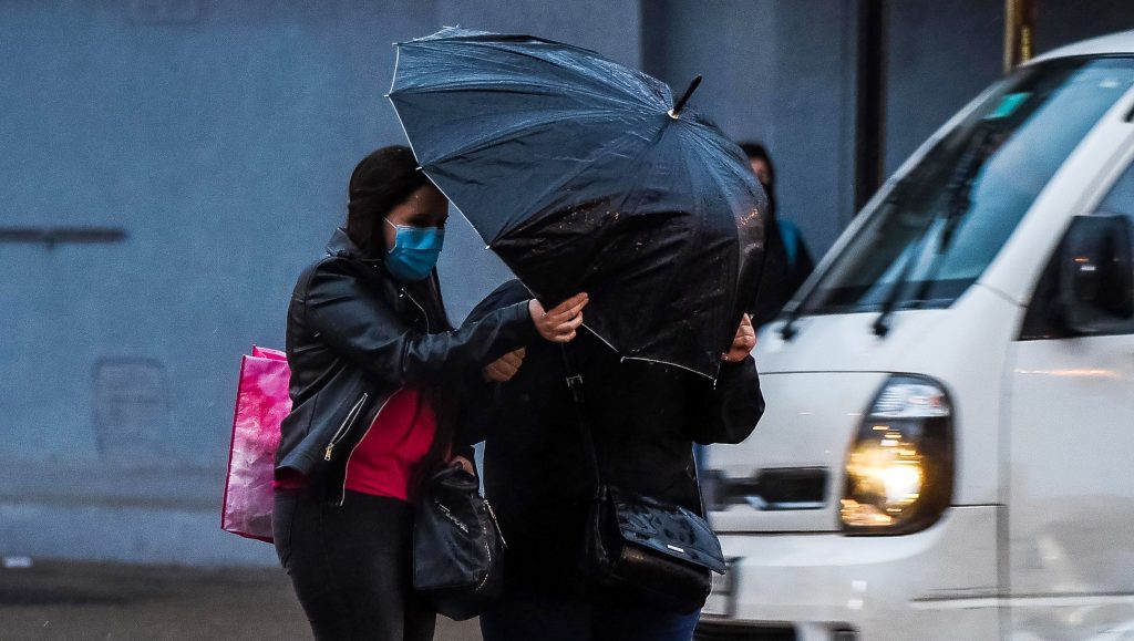 Meteorología emite alerta por vientos que afectarán la zona centro-sur del país
