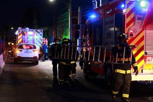 Incendio destruyó dos casas en el sector del mercado Lo Valledor