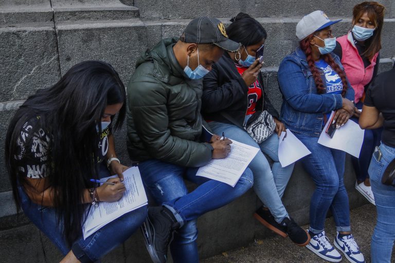 Para expulsión de extranjeros: Comisión acuerda no pedir información de menores en salud y escuelas