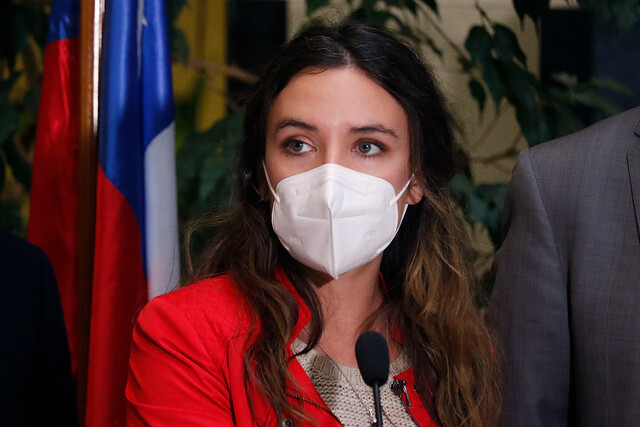 Camila Vallejo respalda idea de sustitución de Carabineros: “Hay que crear una nueva institución”