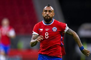 “Allá vamos Chile”: Arturo Vidal viaja para sumarse a la Roja