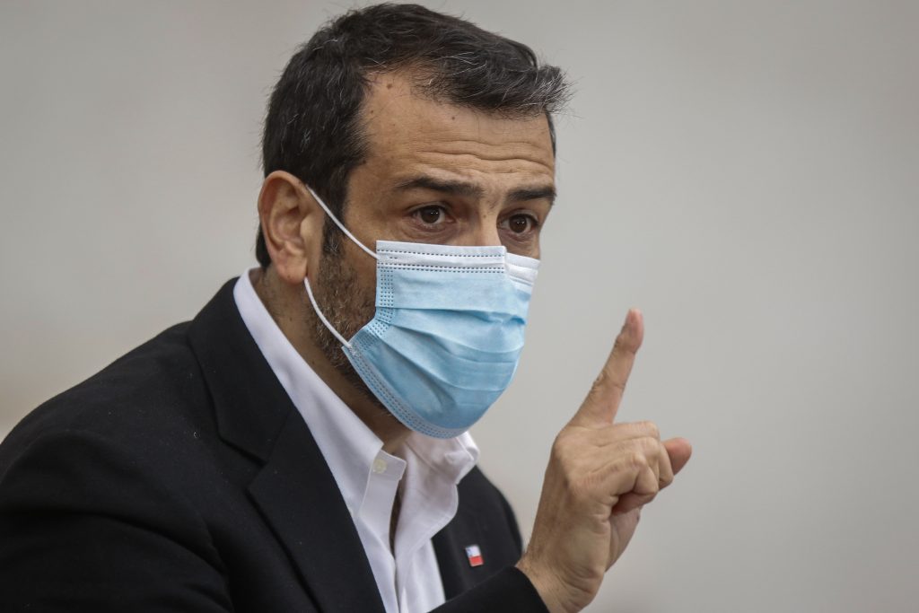 Ministro Delgado condenó ataque a domicilio de Carolina Schmidt: “La funa, la violencia y la agresividad jamás serán la forma”