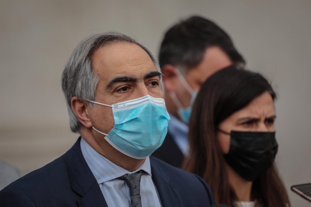Francisco Chahuán tras inscribir pacto “Chile Podemos Más”: “La ola de populismo la sabremos enfrentar”