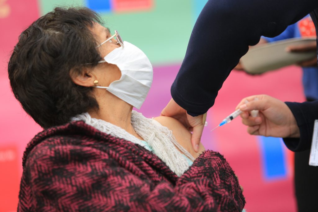 Covid-19: Vacunación continúa este 3 de septiembre con dosis de refuerzos para gente entre 55 y 60 años