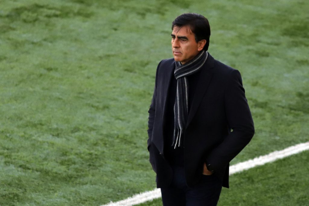 Gustavo Quinteros insiste por los refuerzos: “Espero que puedan incorporarse lo antes posible”