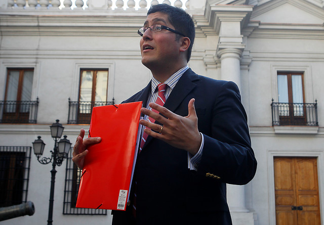 Gino Lorenzini reúne las firmas para ser candidato presidencial