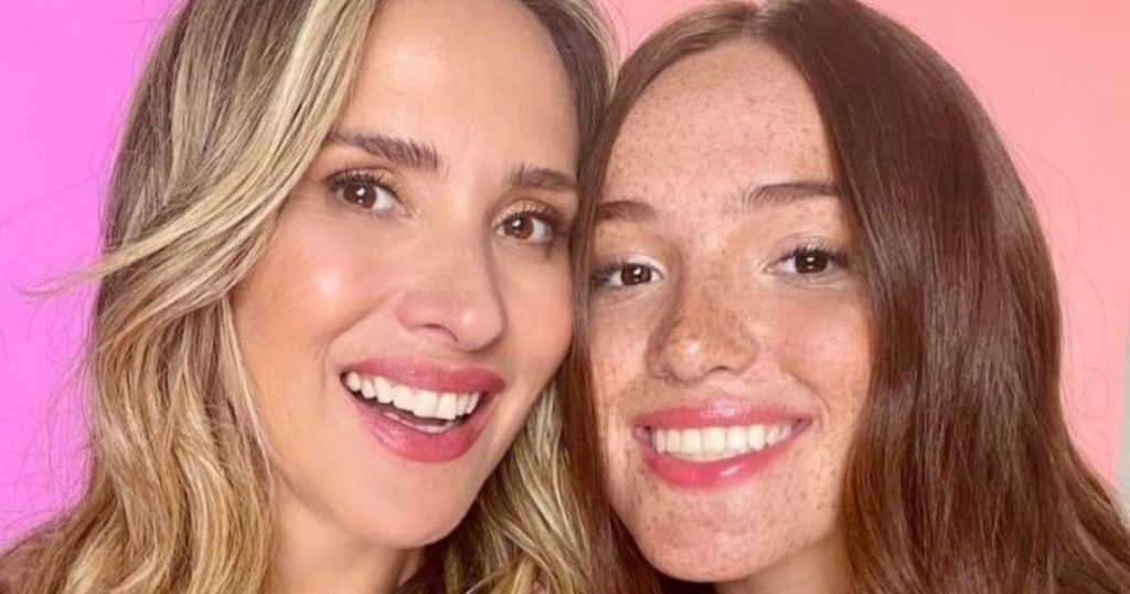 “Son tan lindas”: Angélica Castro solo recibió positivos comentarios con foto junto a su hija Laura