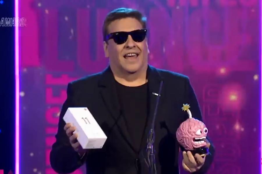 “Quiero dedicarle este premio a mis dos hijos chicos…”: Julio César Rodríguez protagoniza emotivo momento en los Giga Awards