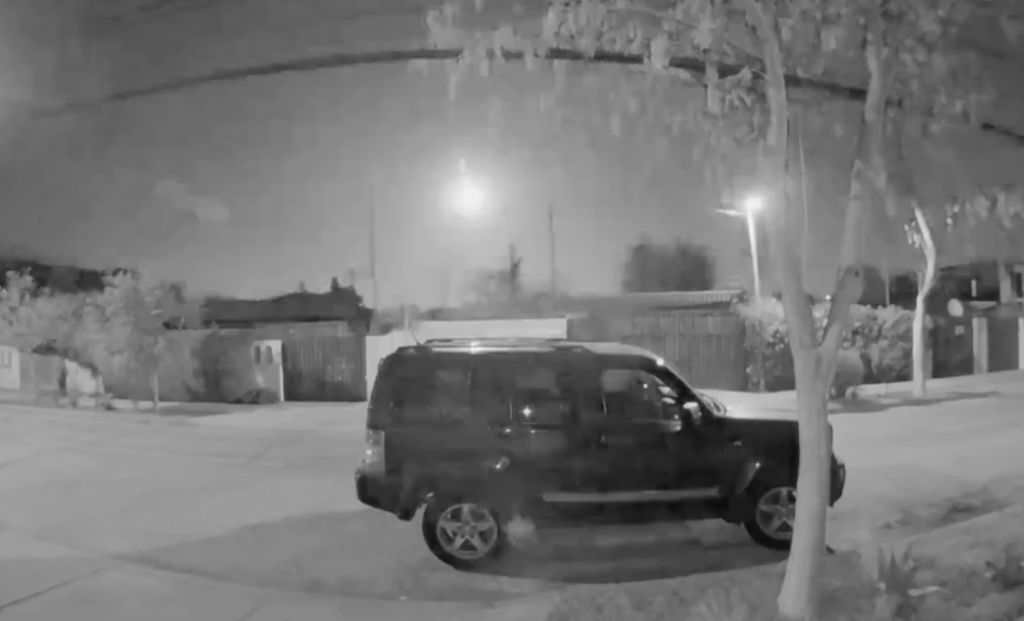 VIDEOS | Usuarios de redes sociales comparten registran un meteorito en cielo chileno